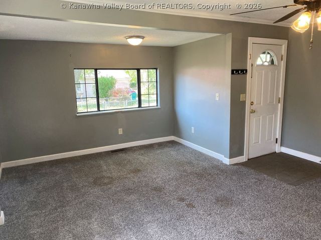120 Pennsylvania Ave N, St Albans, WV 25177