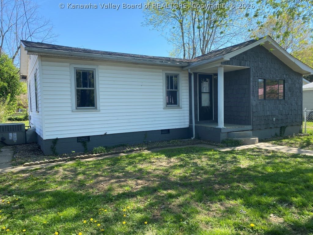 120 Pennsylvania Ave N, St Albans, WV 25177