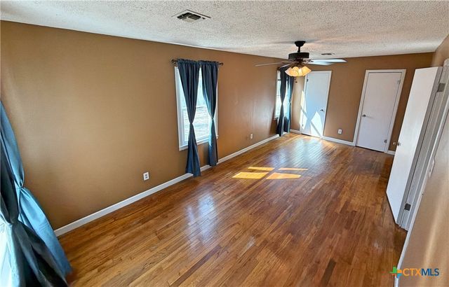 1001 E Main Street, Little River Academy, TX 76554