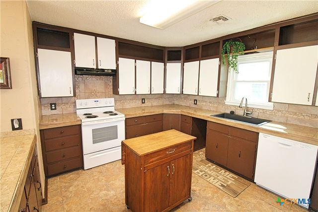 1001 E Main Street, Little River Academy, TX 76554