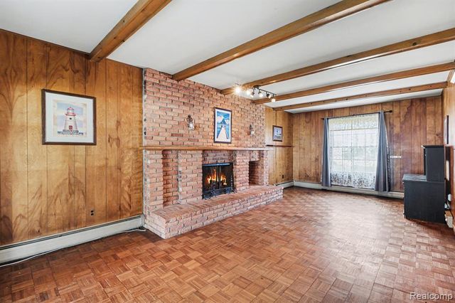26031 Hidden Lane, Grosse Ile, MI 48138