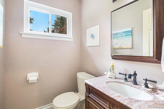 26031 Hidden Lane, Grosse Ile, MI 48138