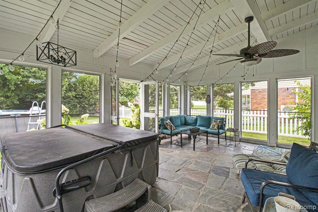 26031 Hidden Lane, Grosse Ile, MI 48138