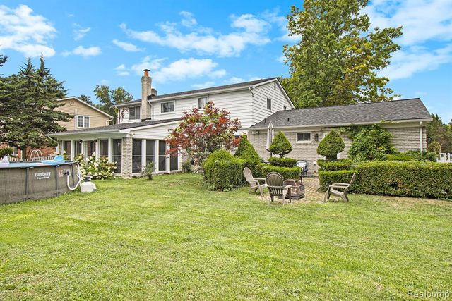 26031 Hidden Lane, Grosse Ile, MI 48138