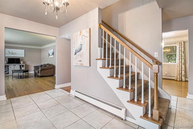 26031 Hidden Lane, Grosse Ile, MI 48138