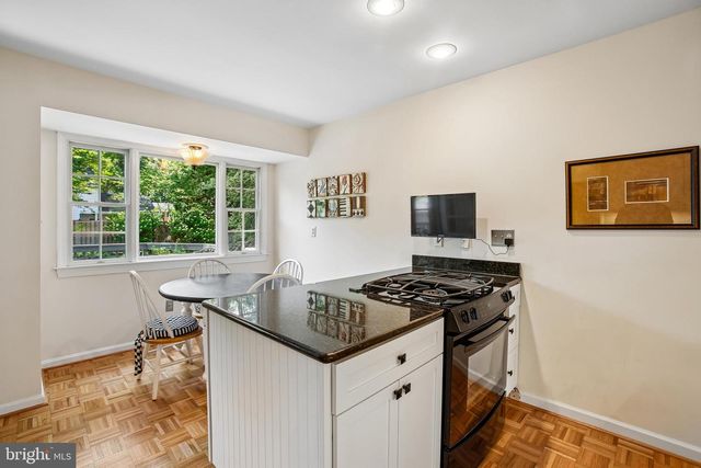 8506 HITCHING POST LN, Alexandria, VA 22308