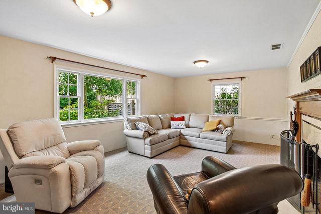 8506 HITCHING POST LN, Alexandria, VA 22308