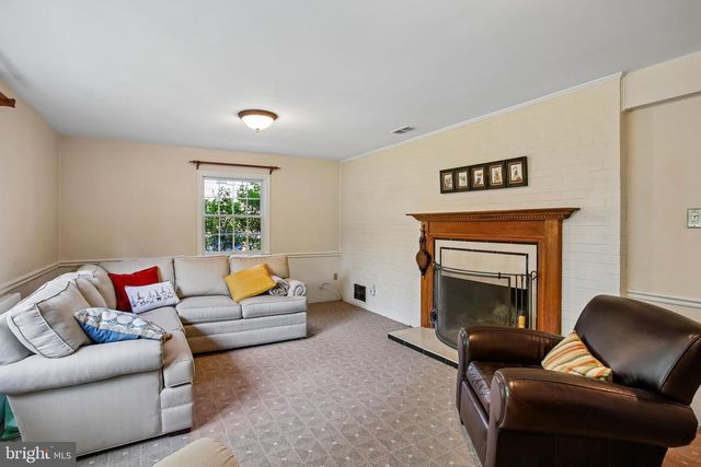 8506 HITCHING POST LN, Alexandria, VA 22308
