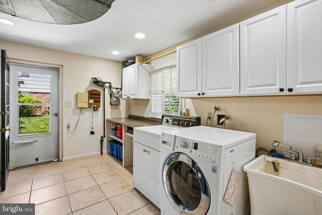8506 HITCHING POST LN, Alexandria, VA 22308