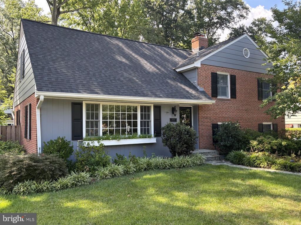 8506 HITCHING POST LN, Alexandria, VA 22308
