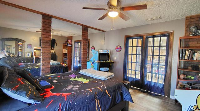 406 Bradley Lane, Dumas, TX 79029