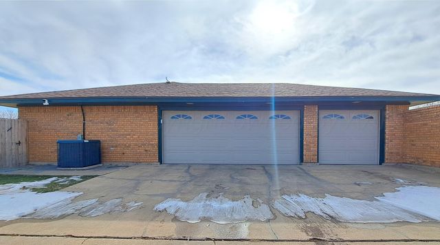 406 Bradley Lane, Dumas, TX 79029