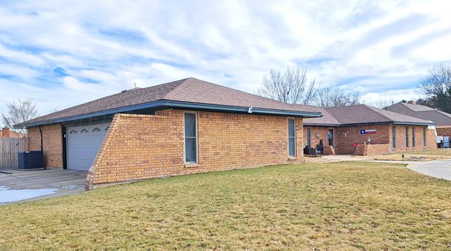 406 Bradley Lane, Dumas, TX 79029