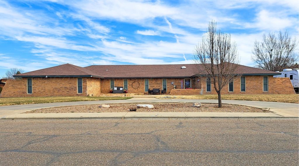 406 Bradley Lane, Dumas, TX 79029