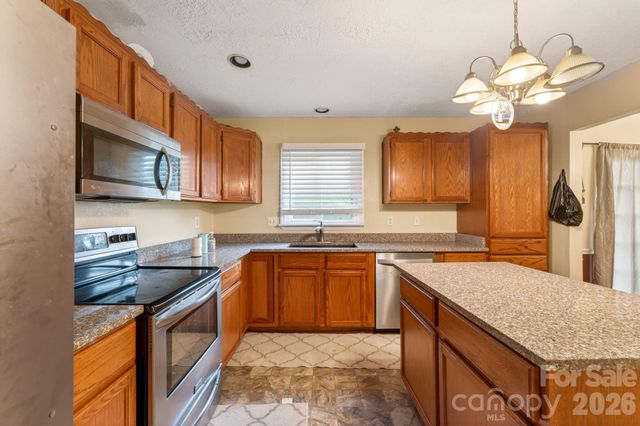 501 Old Farm Road, Statesville, NC 28625