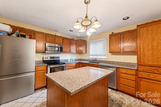 501 Old Farm Road, Statesville, NC 28625