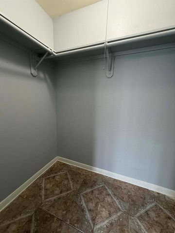 215 Postoffice 605, Galveston, TX 77550
