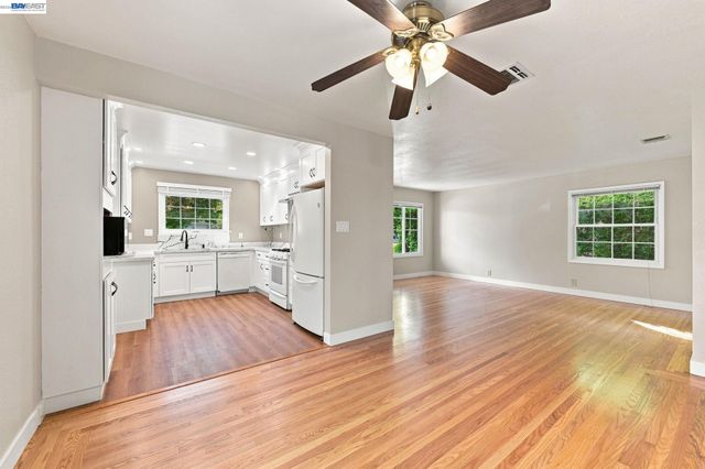 1231 Westwood St, Hayward, CA 94544