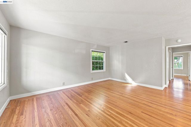 1231 Westwood St, Hayward, CA 94544