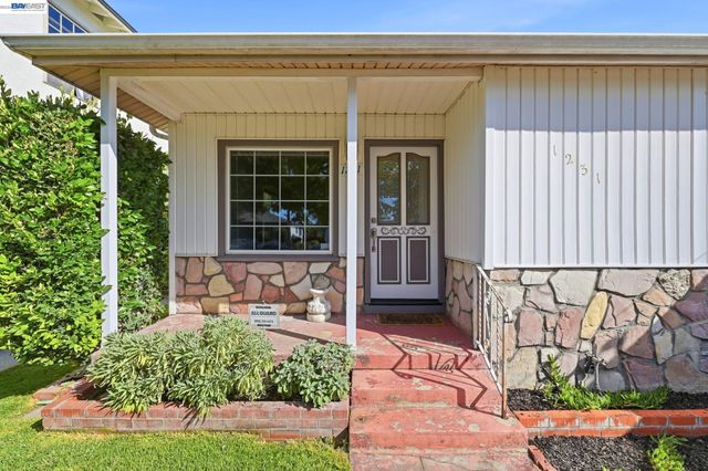 1231 Westwood St, Hayward, CA 94544