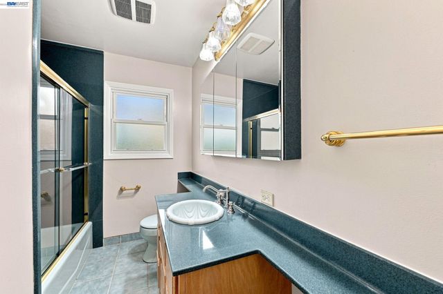 1231 Westwood St, Hayward, CA 94544