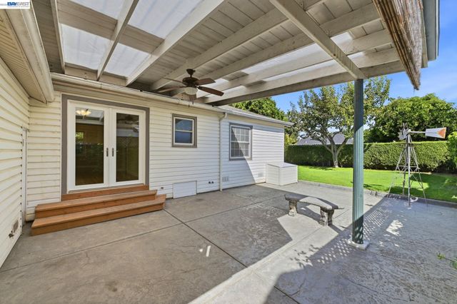 1231 Westwood St, Hayward, CA 94544
