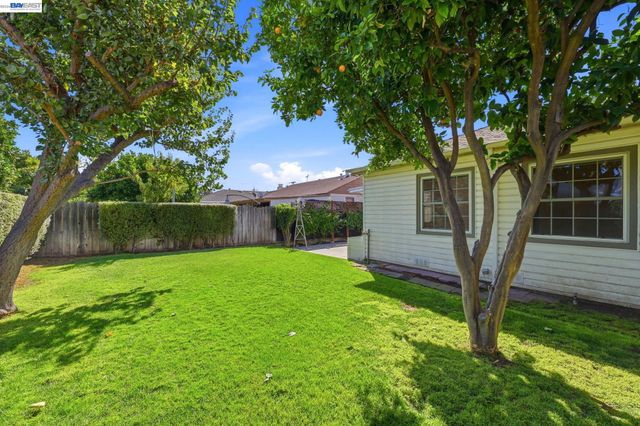 1231 Westwood St, Hayward, CA 94544