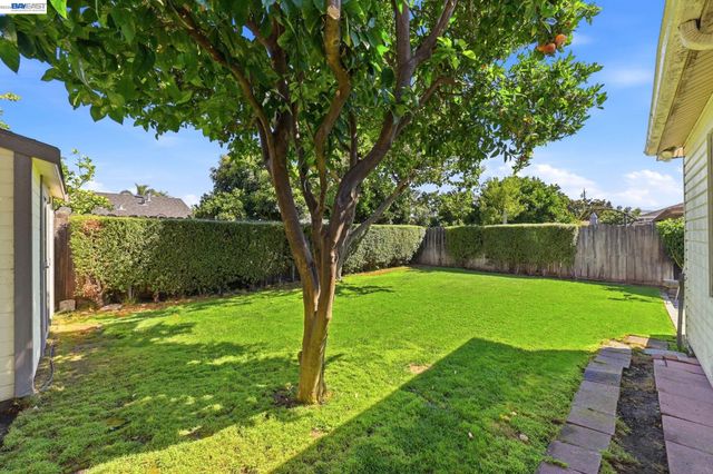 1231 Westwood St, Hayward, CA 94544