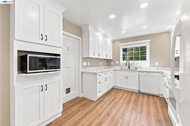 1231 Westwood St, Hayward, CA 94544
