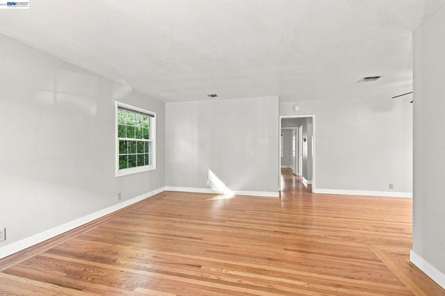1231 Westwood St, Hayward, CA 94544