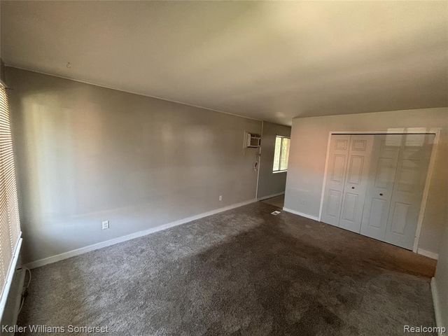 4072 Agnes Ave, Lincoln Park, MI 48146