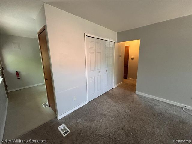 4072 Agnes Ave, Lincoln Park, MI 48146