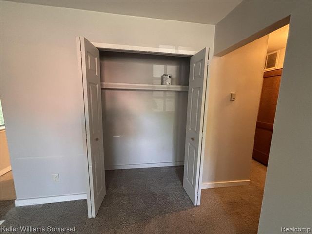 4072 Agnes Ave, Lincoln Park, MI 48146