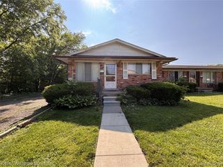 4072 Agnes Ave, Lincoln Park, MI 48146