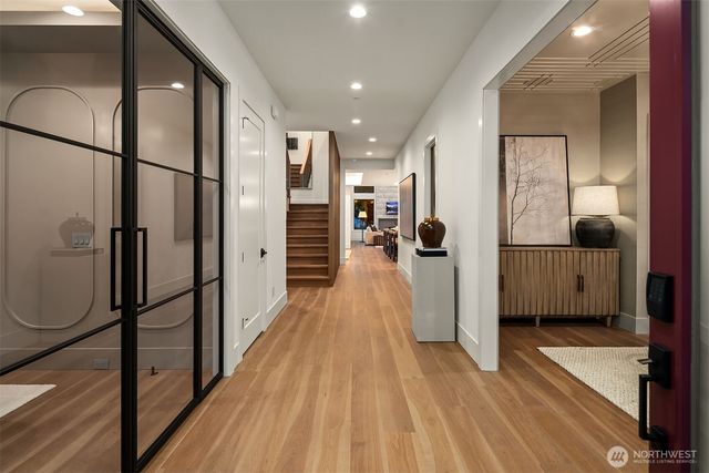 822 91st Avenue NE, Bellevue, WA 98004