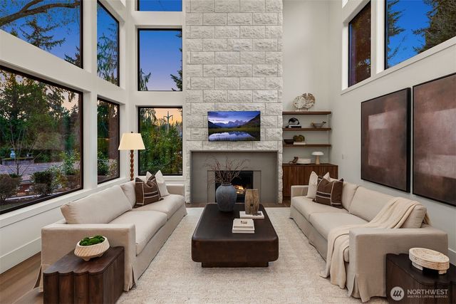 822 91st Avenue NE, Bellevue, WA 98004