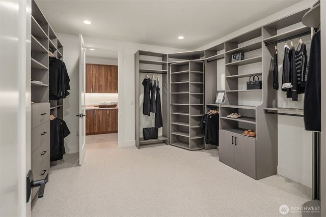 822 91st Avenue NE, Bellevue, WA 98004