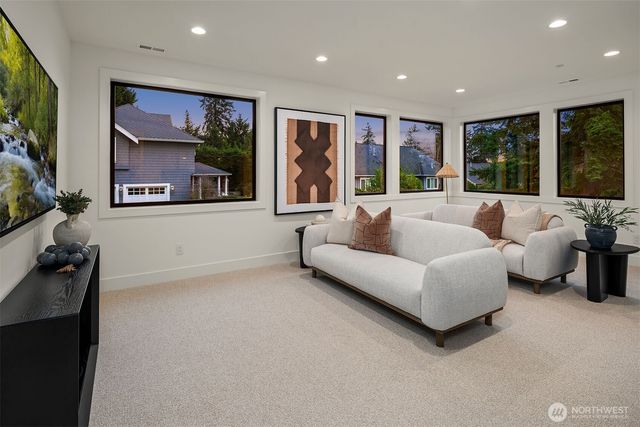 822 91st Avenue NE, Bellevue, WA 98004