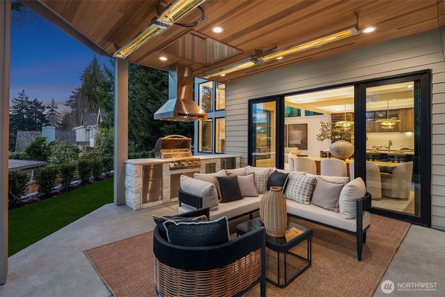 822 91st Avenue NE, Bellevue, WA 98004