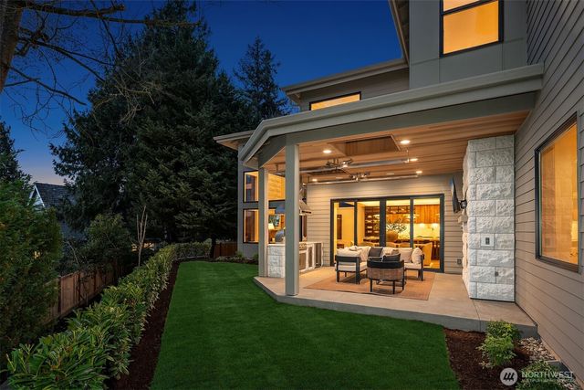 822 91st Avenue NE, Bellevue, WA 98004