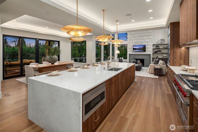 822 91st Avenue NE, Bellevue, WA 98004