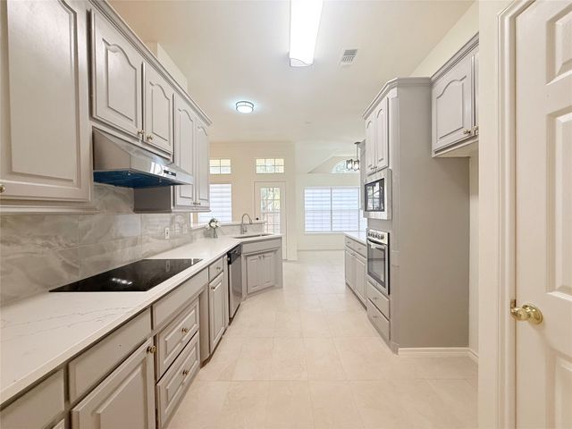 2201 Greendale Court, Bedford, TX 76022