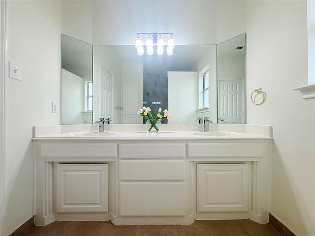 2201 Greendale Court, Bedford, TX 76022