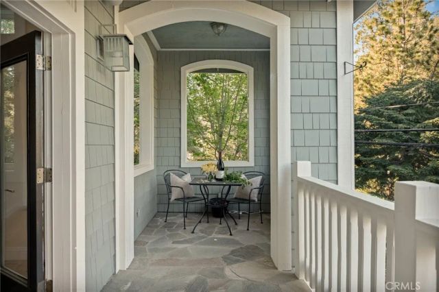 26385 Walnut Hills Drive, Lake Arrowhead, CA 92352