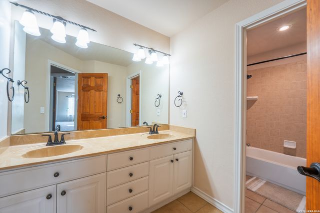 119 PRIVATE ROAD 1738, Mico, TX 78056