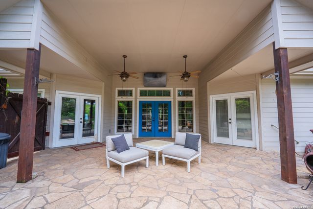 119 PRIVATE ROAD 1738, Mico, TX 78056