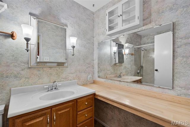 12131 McKelvey Road, Maryland Heights, MO 63043