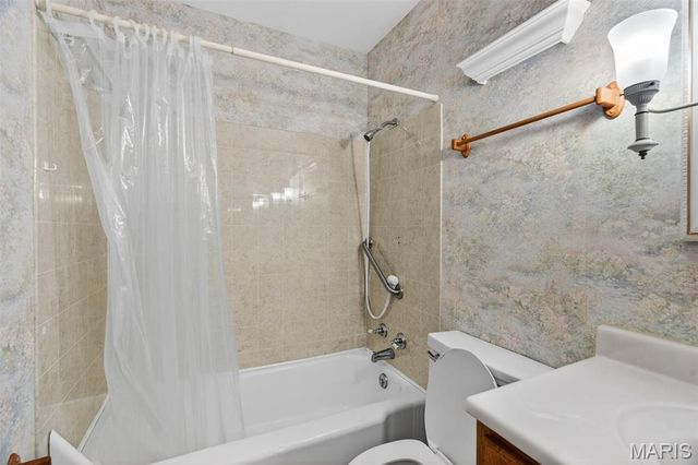 12131 McKelvey Road, Maryland Heights, MO 63043