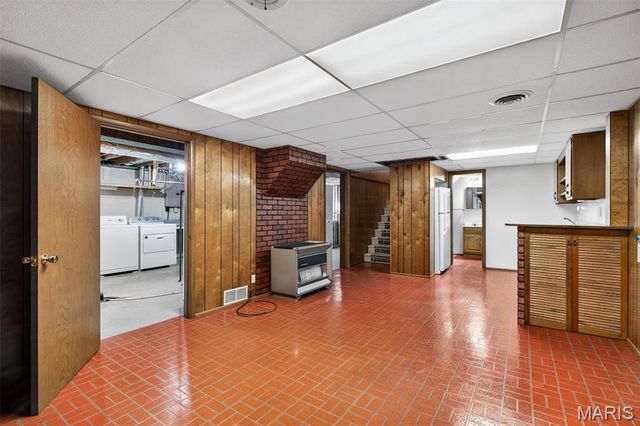 12131 McKelvey Road, Maryland Heights, MO 63043