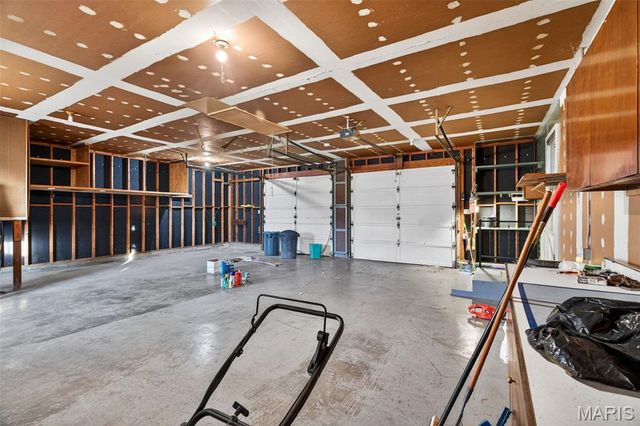 12131 McKelvey Road, Maryland Heights, MO 63043